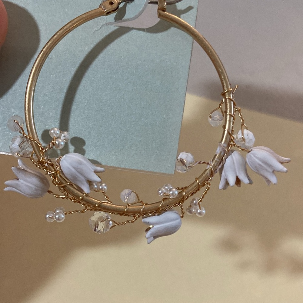 NWT Ionna & Lilly, Gold floral and beaded Hoop Earings - Picture 3 of 7